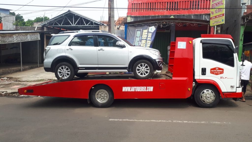 jasa derek mobil panggilan,jasa towing ,derek gendong